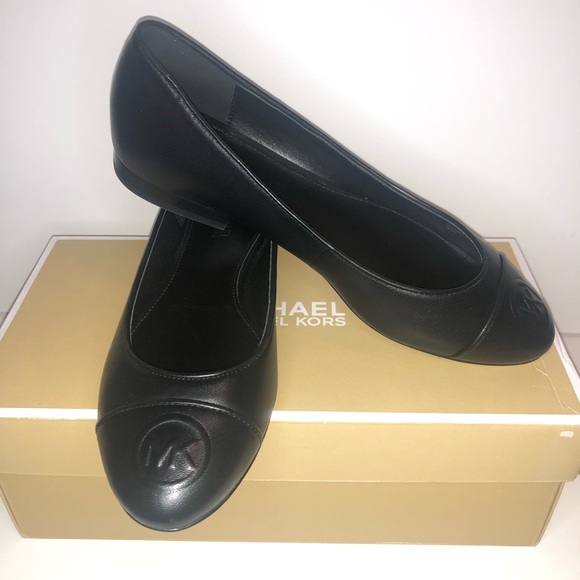 New in Box Black Michael Kors Flats - Picture 2 of 6